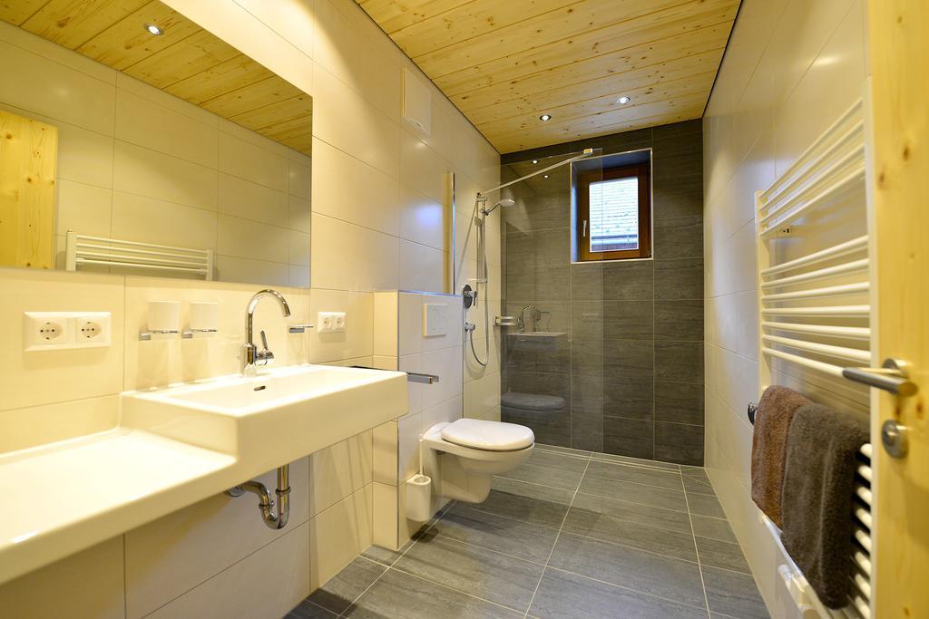 Ferienwohnungen Plattner Weissensee Room photo