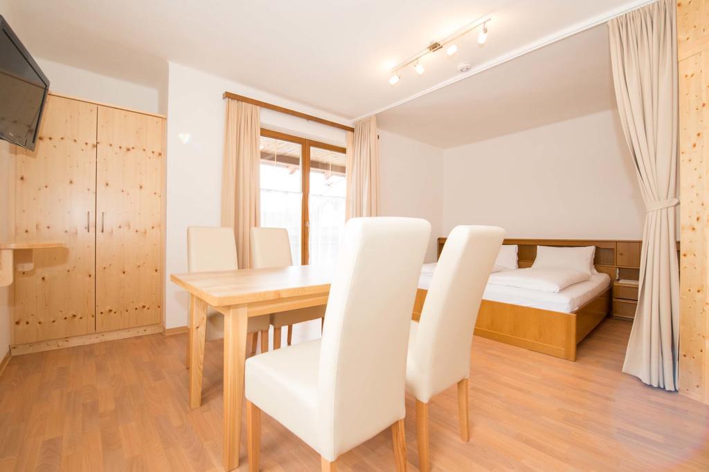 Ferienwohnungen Plattner Weissensee Room photo