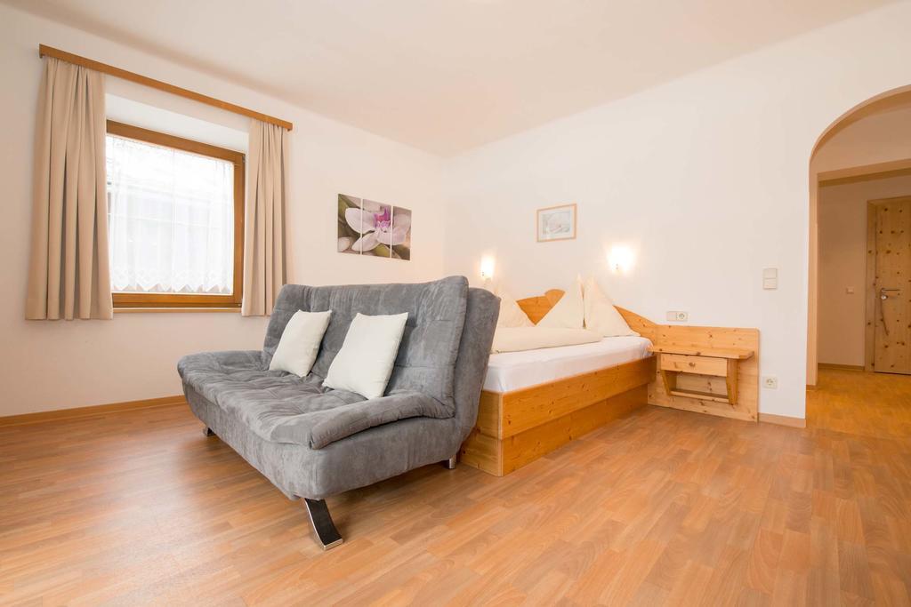Ferienwohnungen Plattner Weissensee Room photo