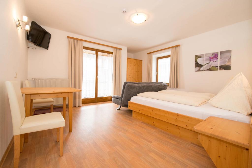 Ferienwohnungen Plattner Weissensee Room photo